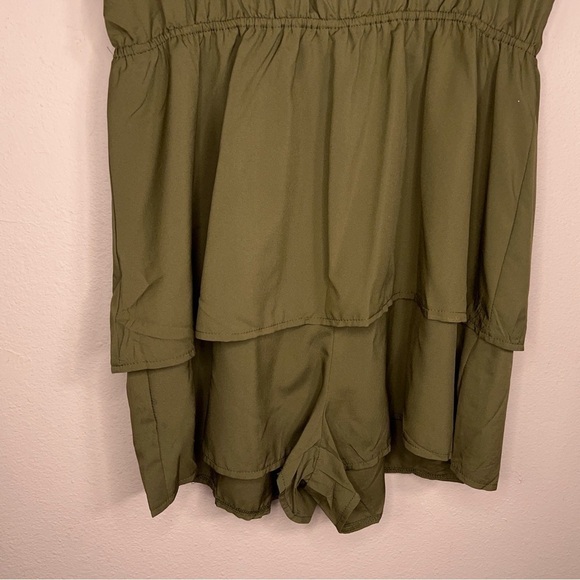 NEW MEDIUM MILITARY GREEN RUFFLE ROMPER LIGHTWEIGHT - Picture 2 of 16